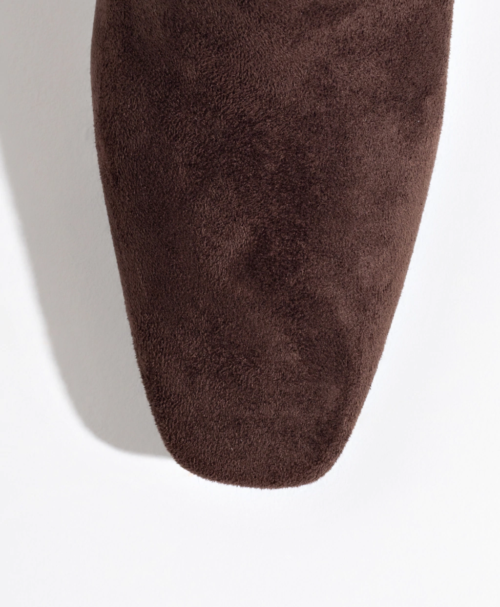 Bota Cano Plus Com Recorte V Marrom