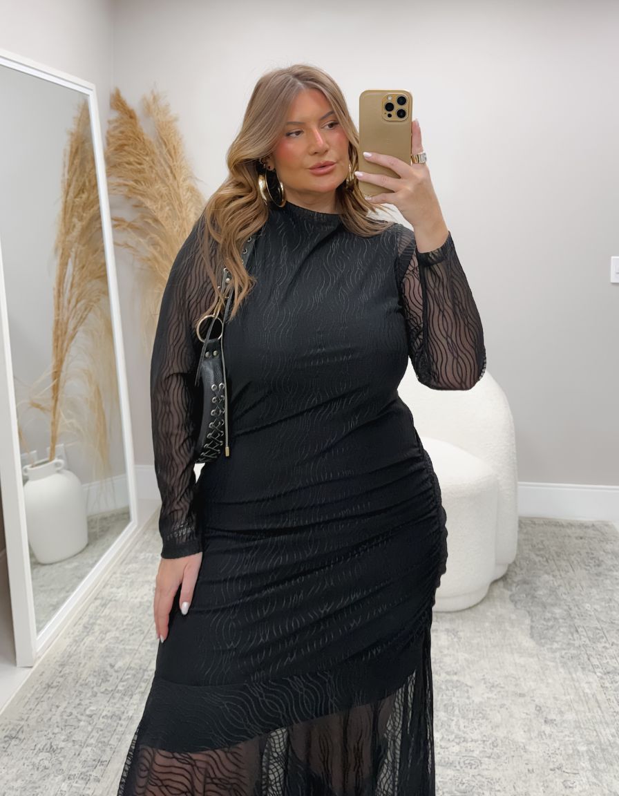Vestido Tule Fatale