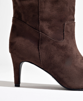 Bota Cano Plus Com Recorte V Marrom